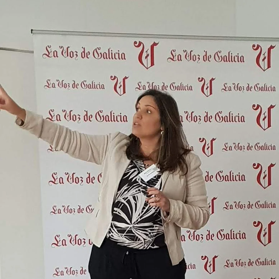 Mayra Moreno Irazábal en su etapa de jefatura comercial en La Voz de Galicia y Cadena SER